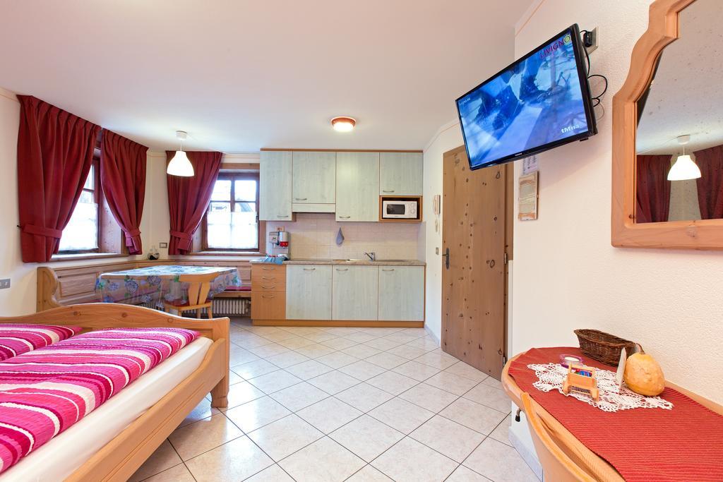 Bait Vegl Apartment Livigno Ruang foto