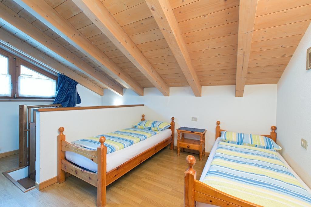 Bait Vegl Apartment Livigno Ruang foto