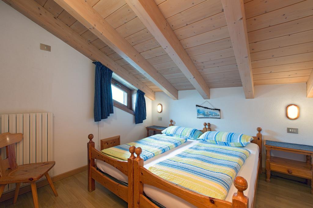 Bait Vegl Apartment Livigno Ruang foto