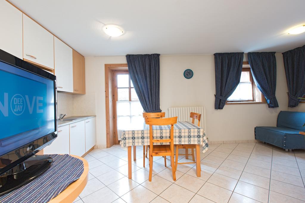 Bait Vegl Apartment Livigno Ruang foto