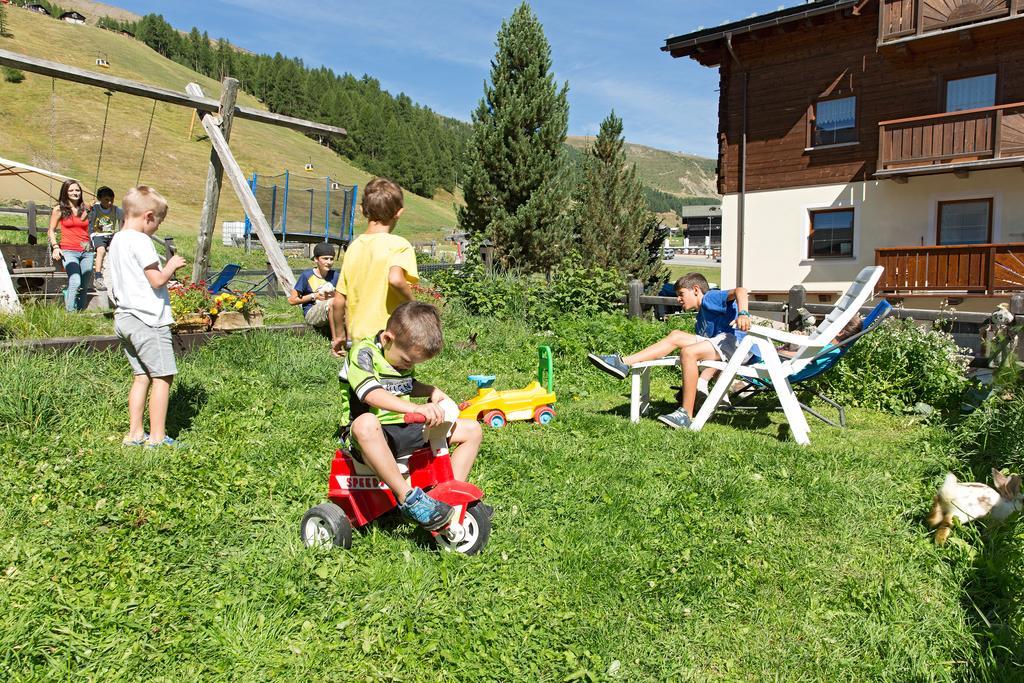 Bait Vegl Apartment Livigno Bagian luar foto
