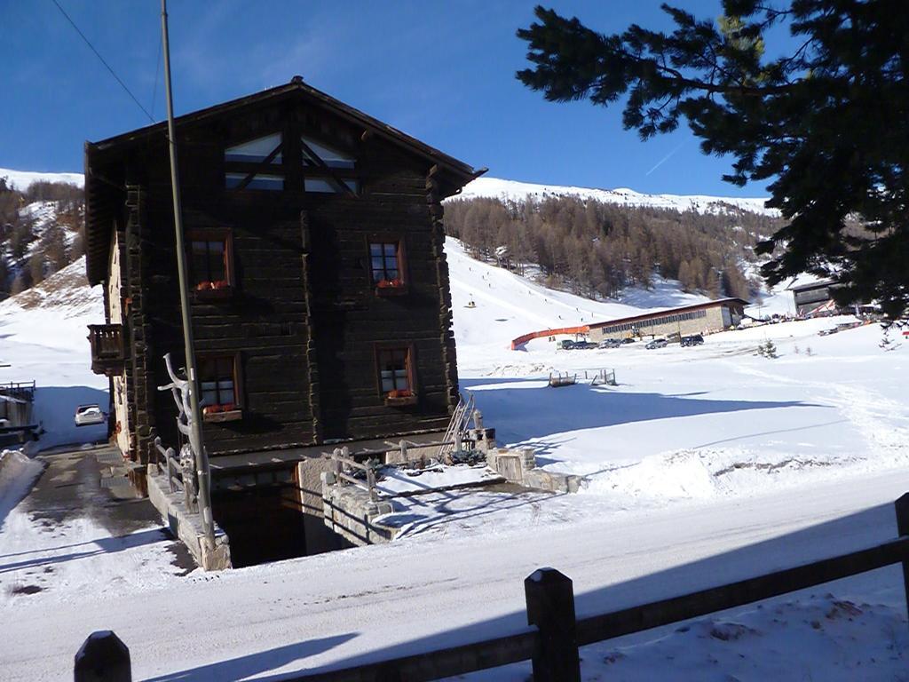 Bait Vegl Apartment Livigno Bagian luar foto